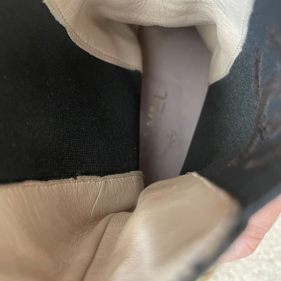 Chanel Black Leather Chelsea Boots 9 - Picture 7 of 8